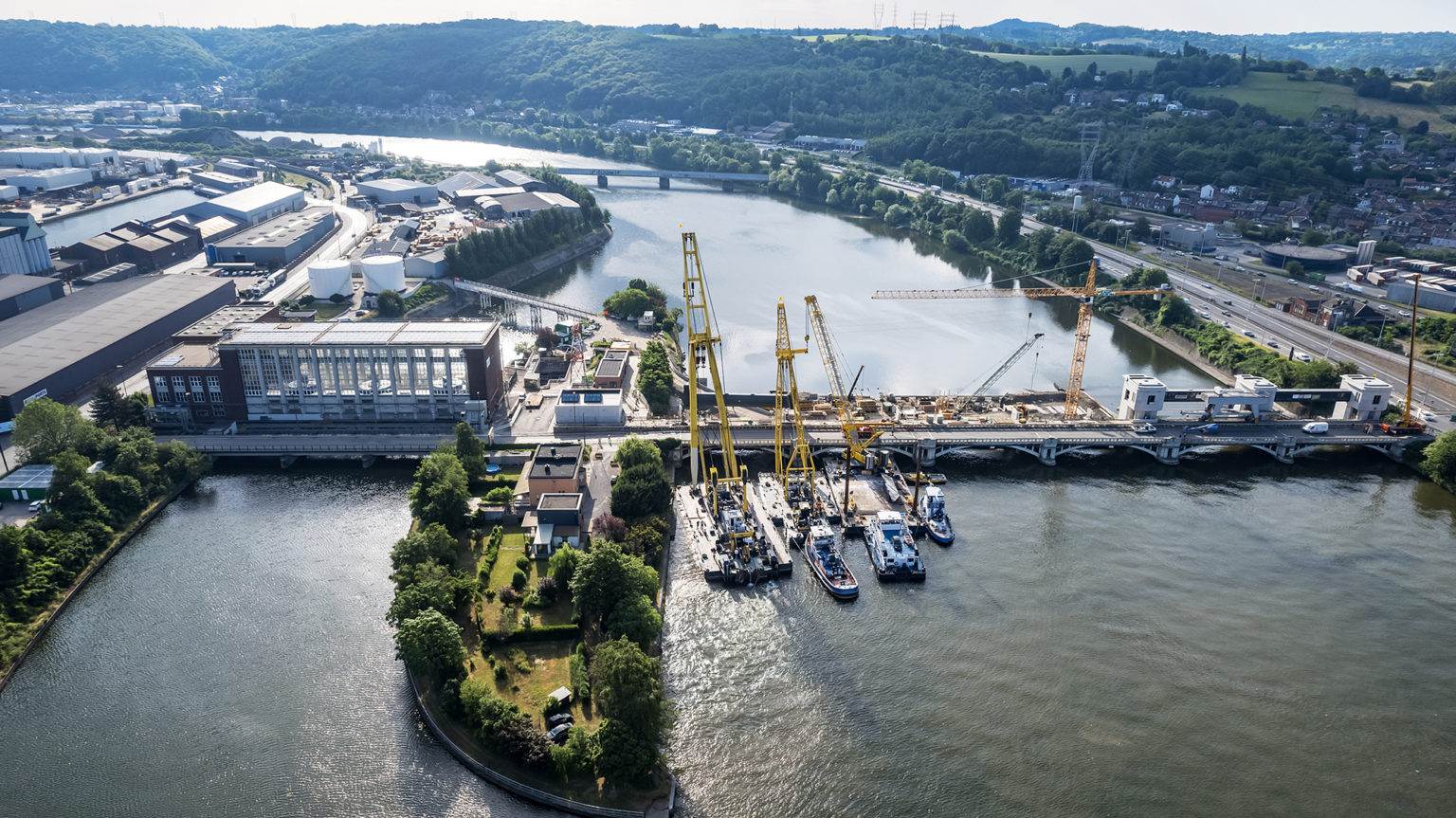 HEBO maritieme operatie in de haven van Luik